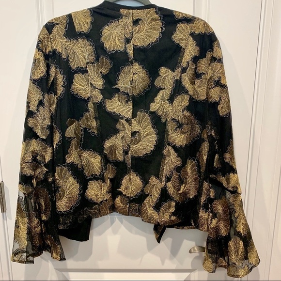 Embroidered Bell-Sleeved Blazer - Picture 4 of 8